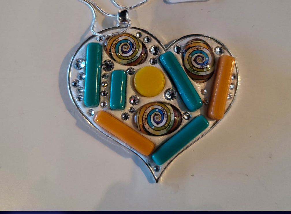 Boho-Chic Mosaic Heart Pendant — Colorful Art-Glass Statement Piece