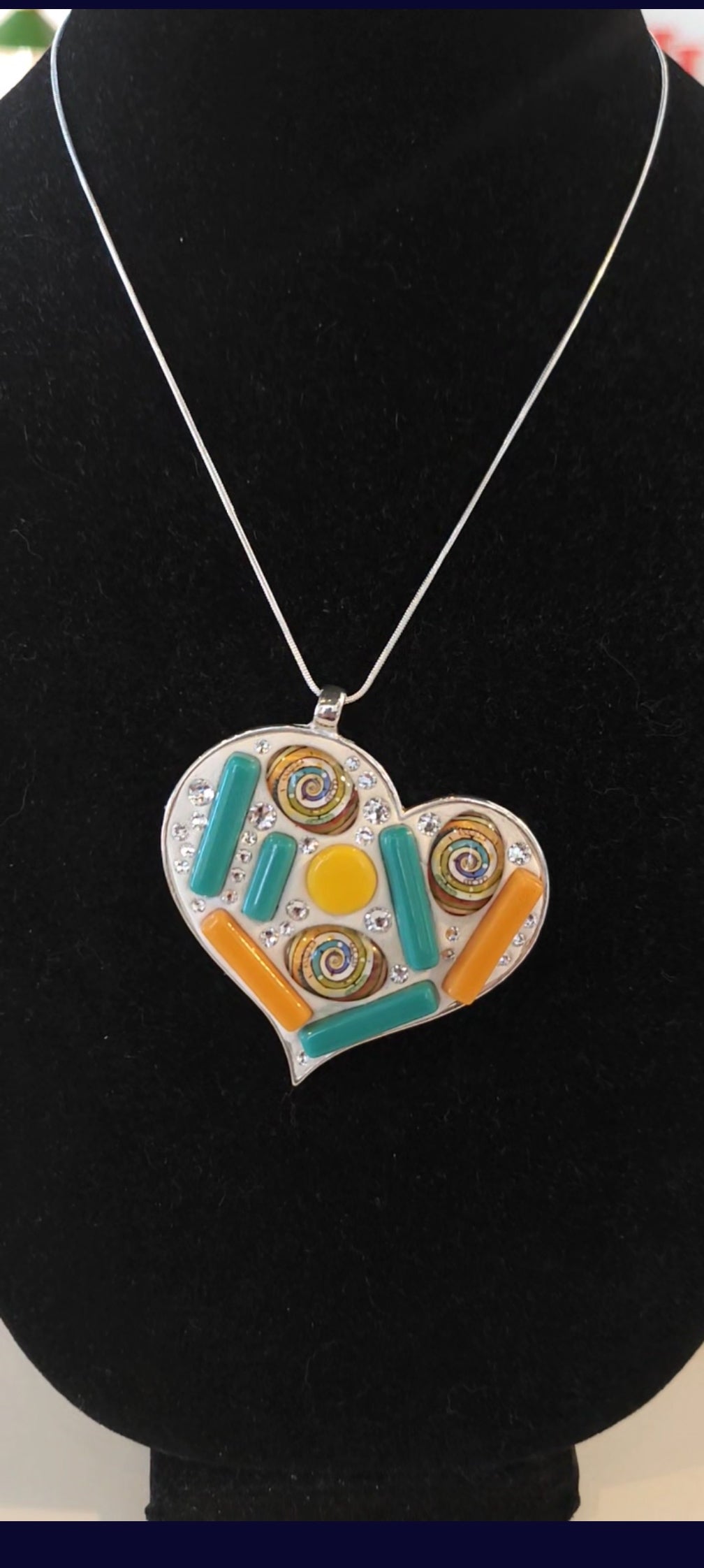 Boho-Chic Mosaic Heart Pendant — Colorful Art-Glass Statement Piece